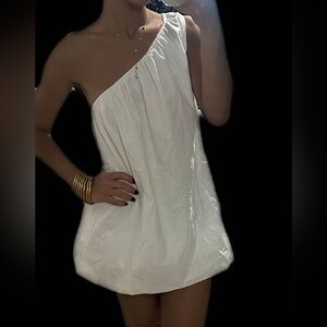 Elegant White One-Shoulder Dress